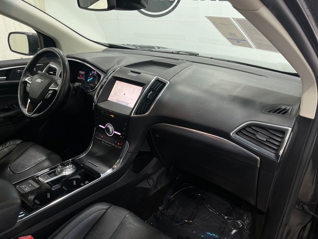 2020 Ford Edge Image 20