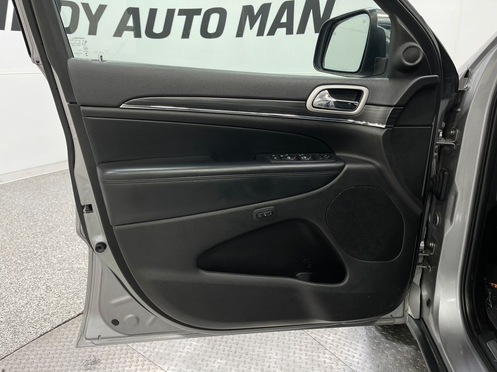 2020 Jeep Grand Cherokee Image 15