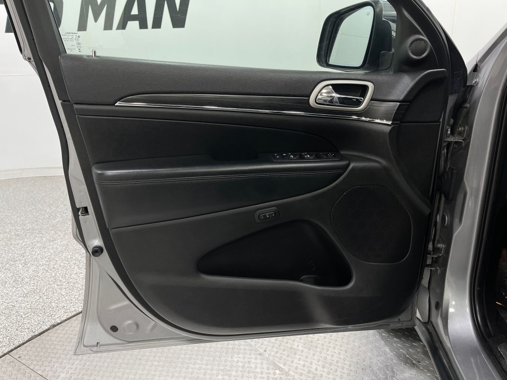 2020 Jeep Grand Cherokee Image 16