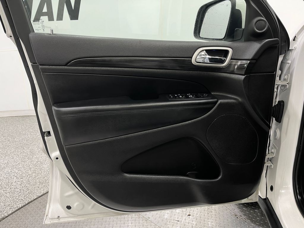 2020 Jeep Grand Cherokee Image 16