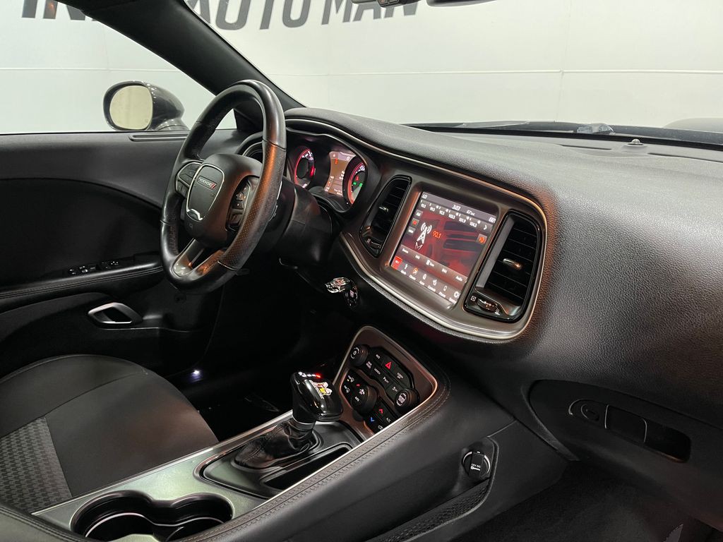 2019 Dodge Challenger Image 19