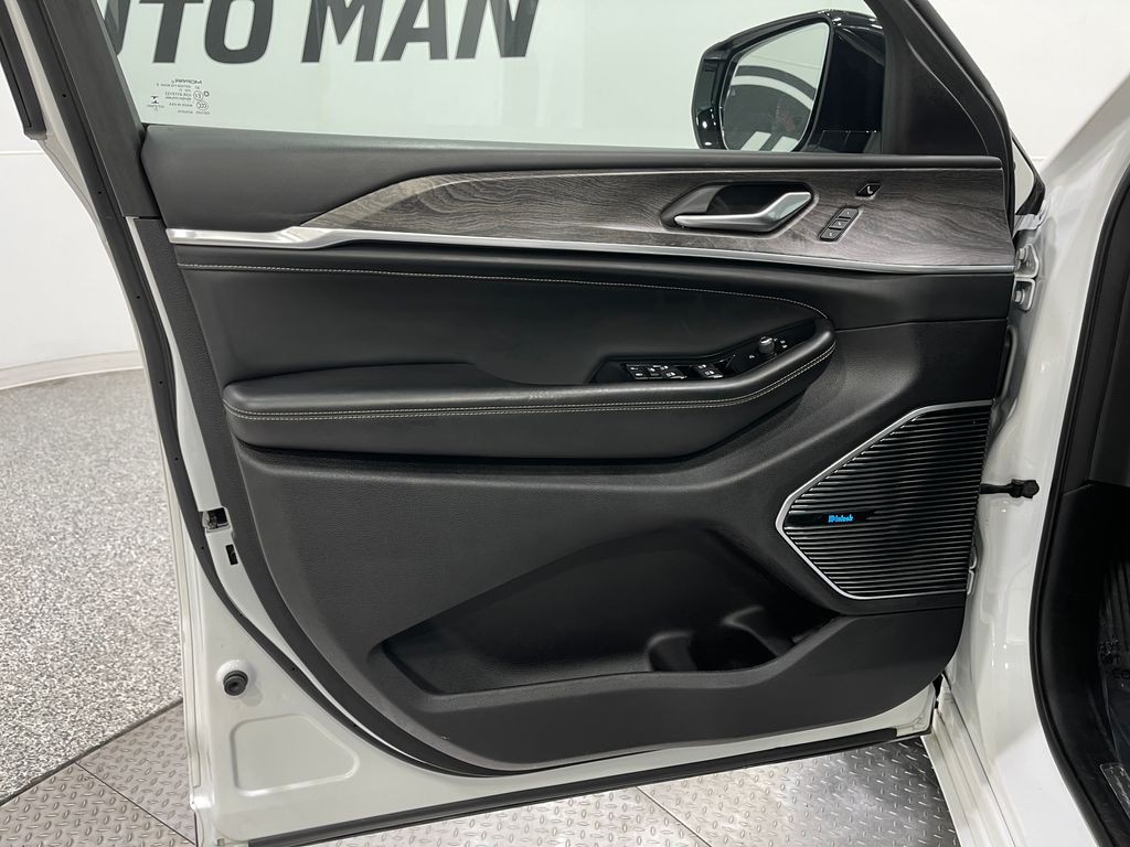 2021 Jeep Grand Cherokee Image 16