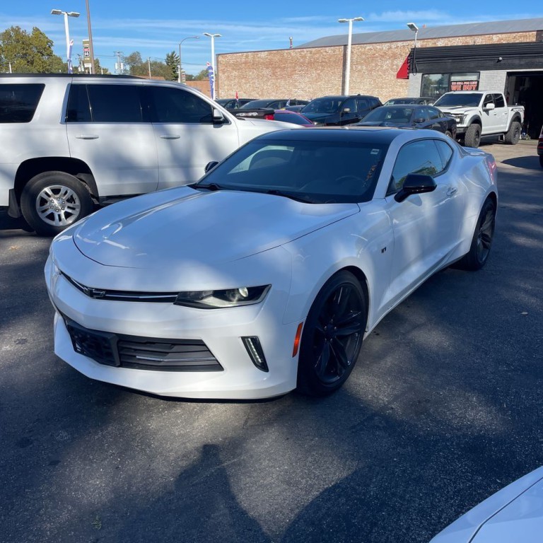 2017 Chevrolet Camaro Image 2