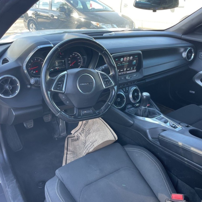 2017 Chevrolet Camaro Image 9