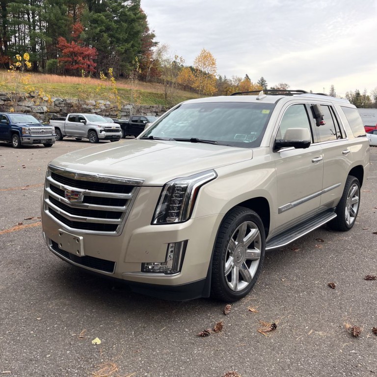 2016 Cadillac Escalade Image 2