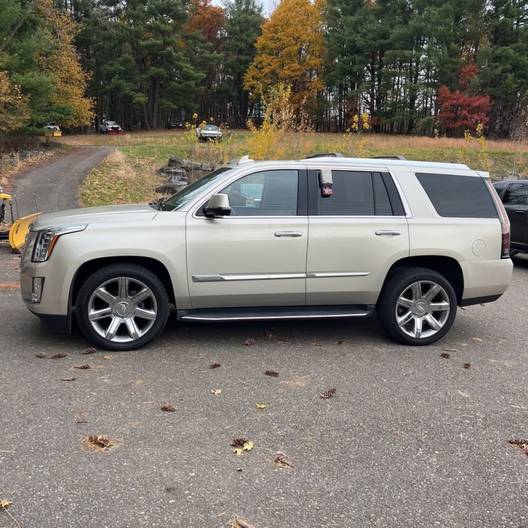2016 Cadillac Escalade Image 4