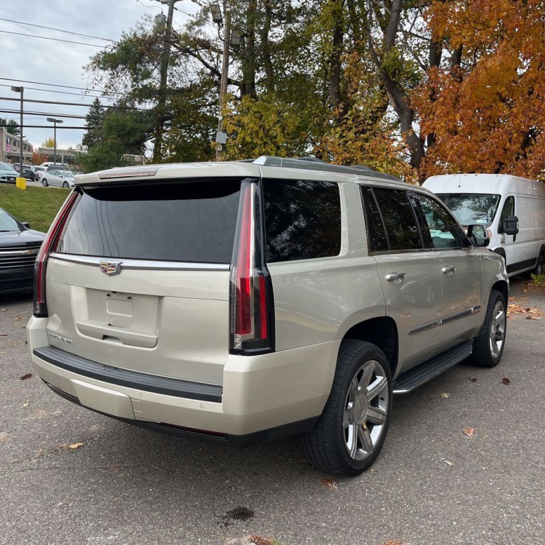 2016 Cadillac Escalade Image 5