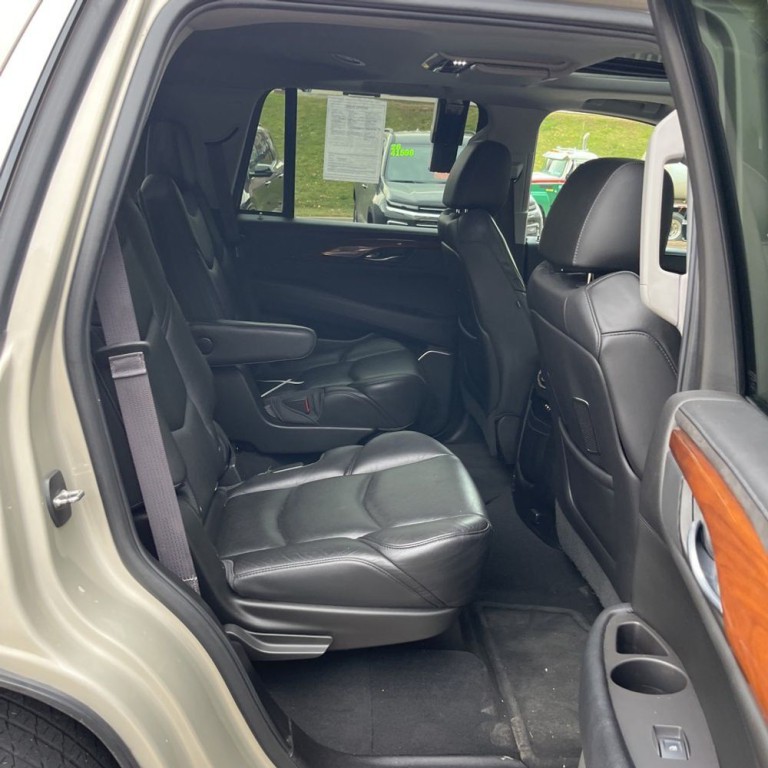 2016 Cadillac Escalade Image 15
