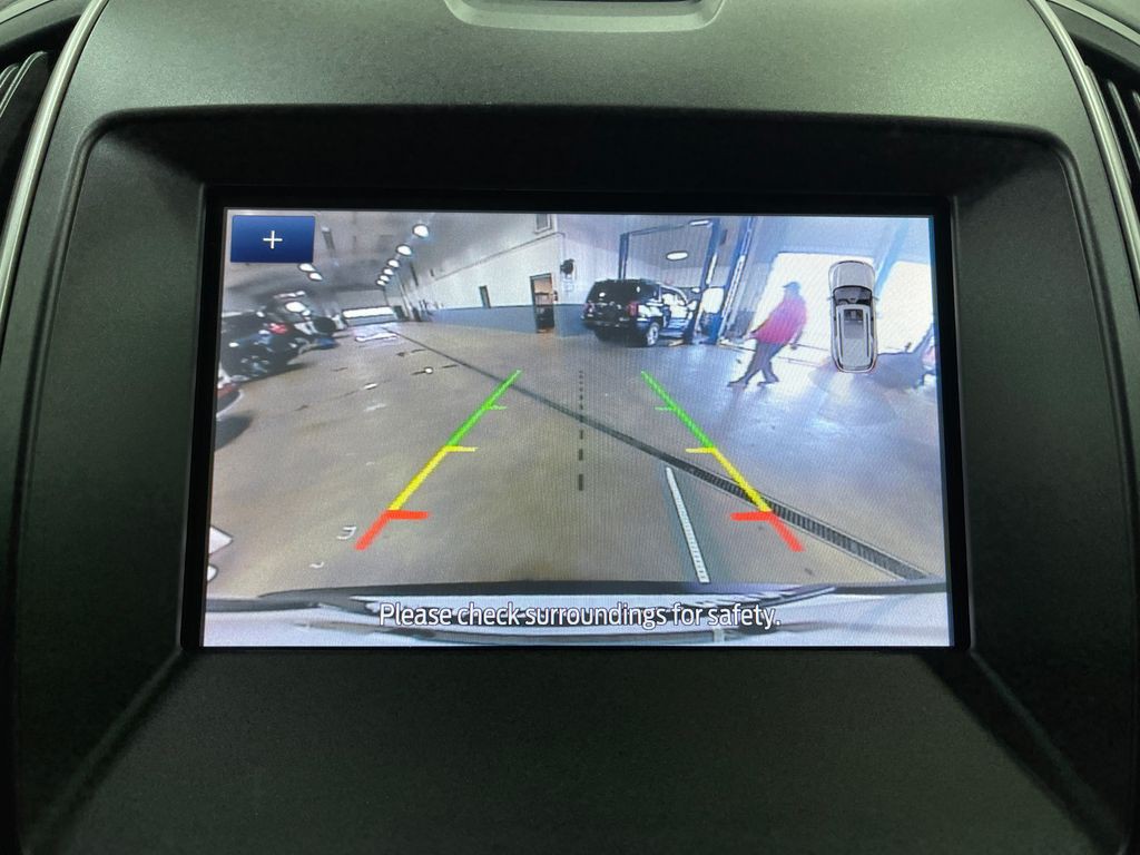 2020 Ford Edge Image 11