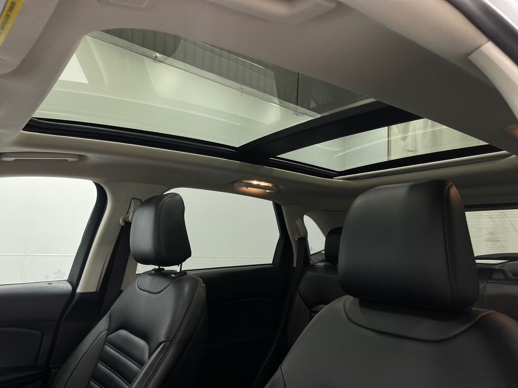 2020 Ford Edge Image 12