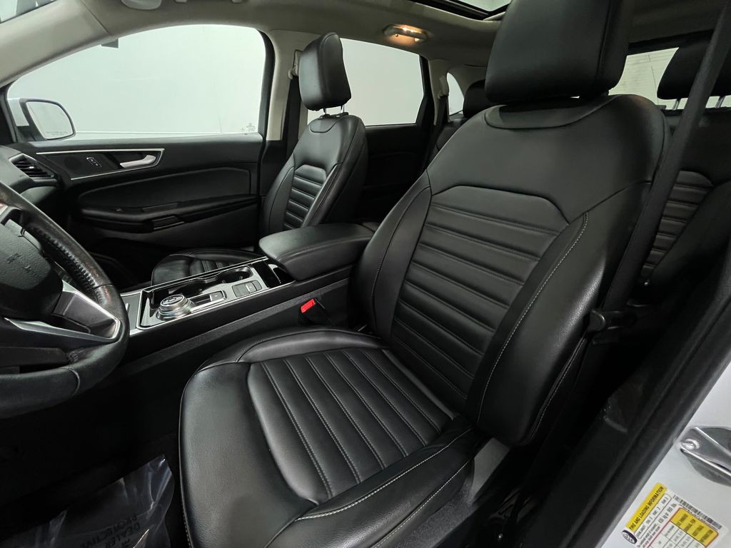 2020 Ford Edge Image 15