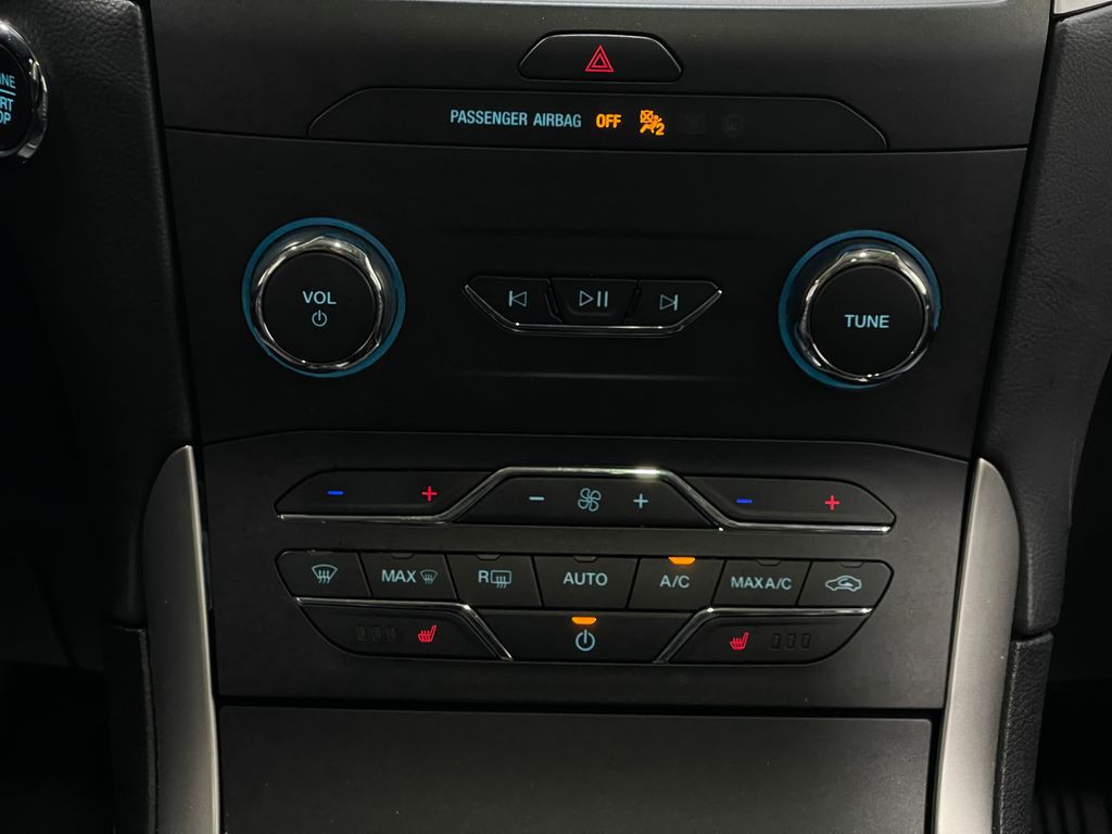 2020 Ford Edge Image 26