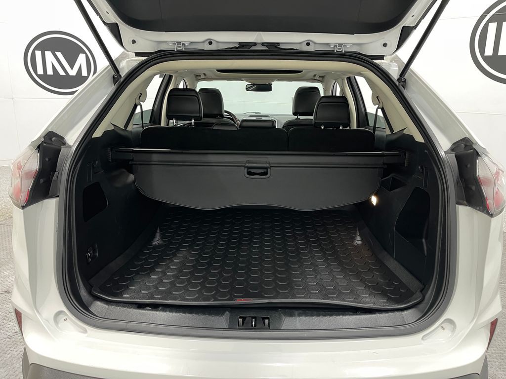 2020 Ford Edge Image 27
