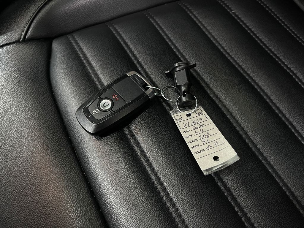 2020 Ford Edge Image 38