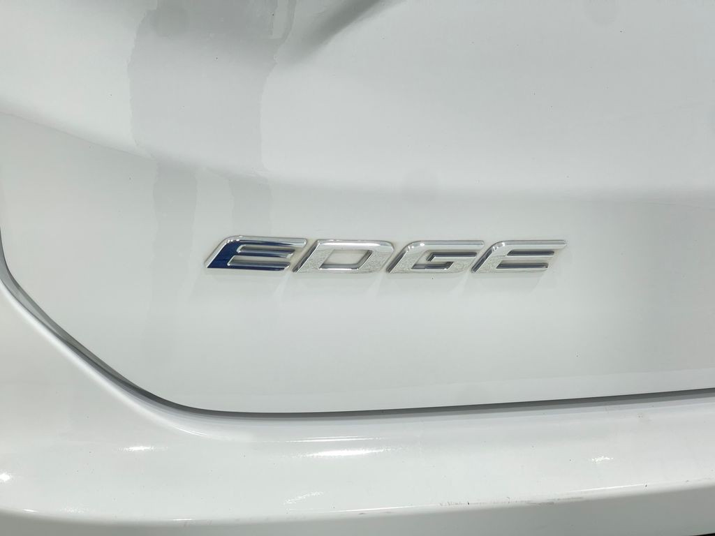 2020 Ford Edge Image 40