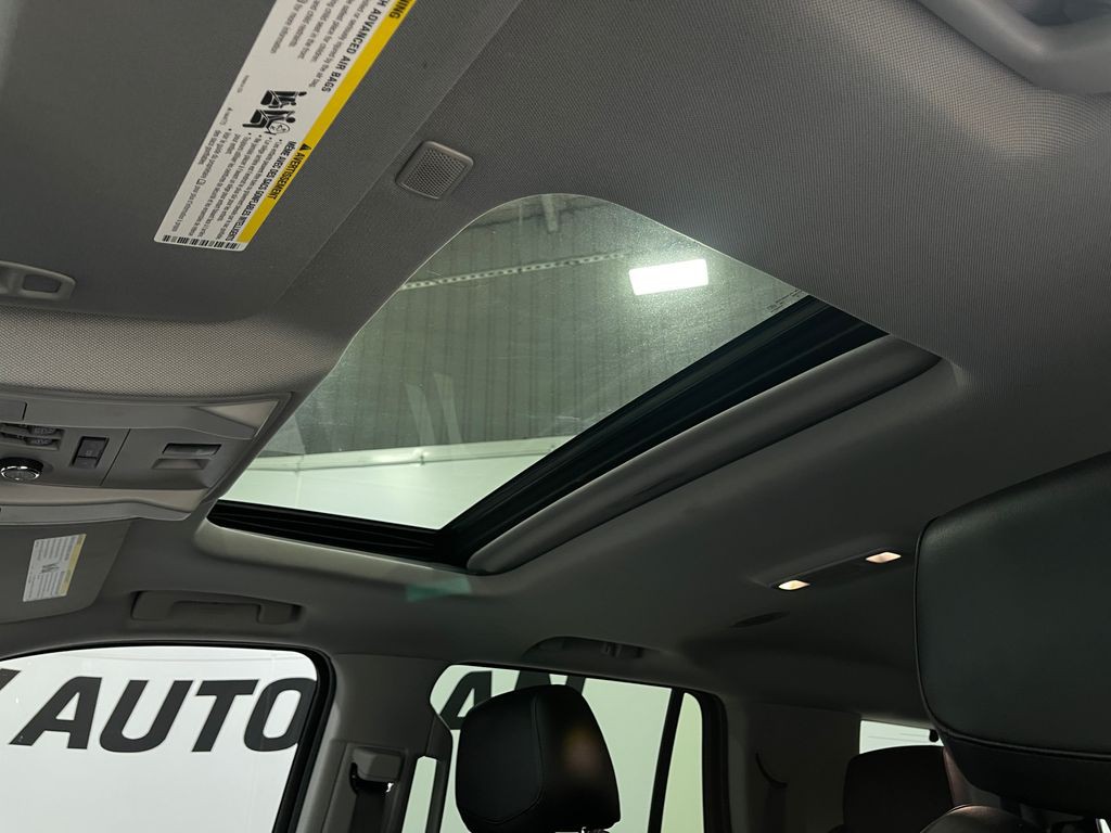 2018 Cadillac Escalade Image 12