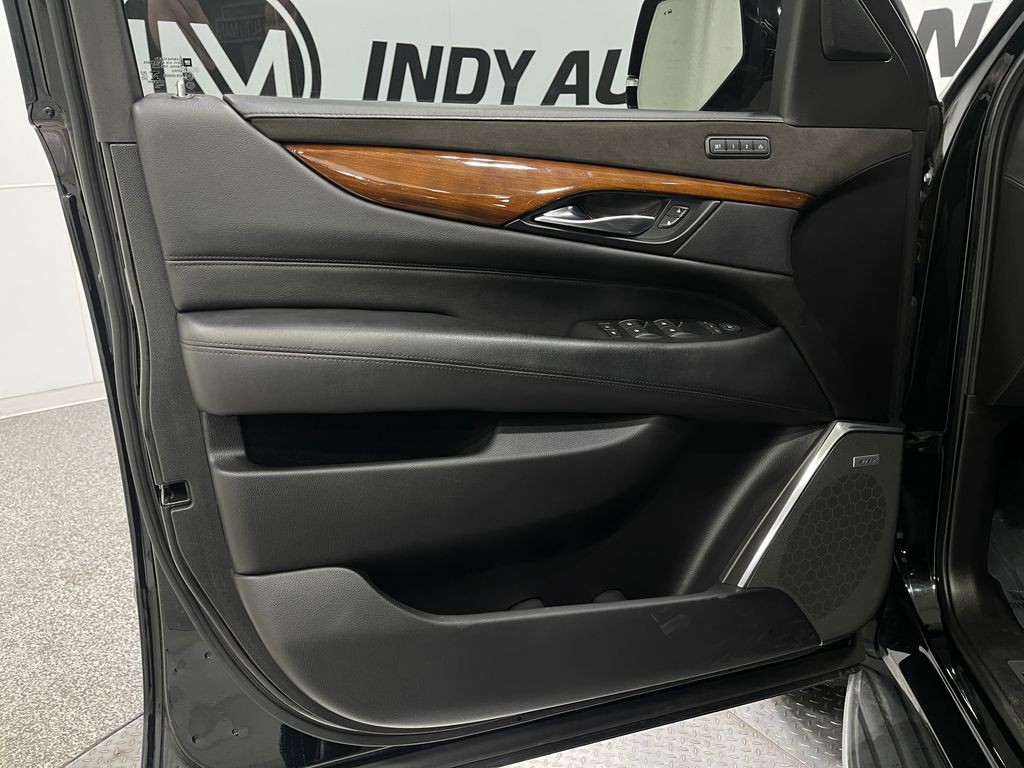 2018 Cadillac Escalade Image 15
