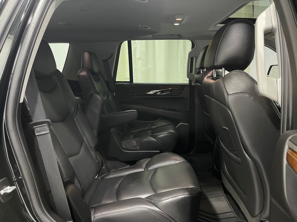 2018 Cadillac Escalade Image 34