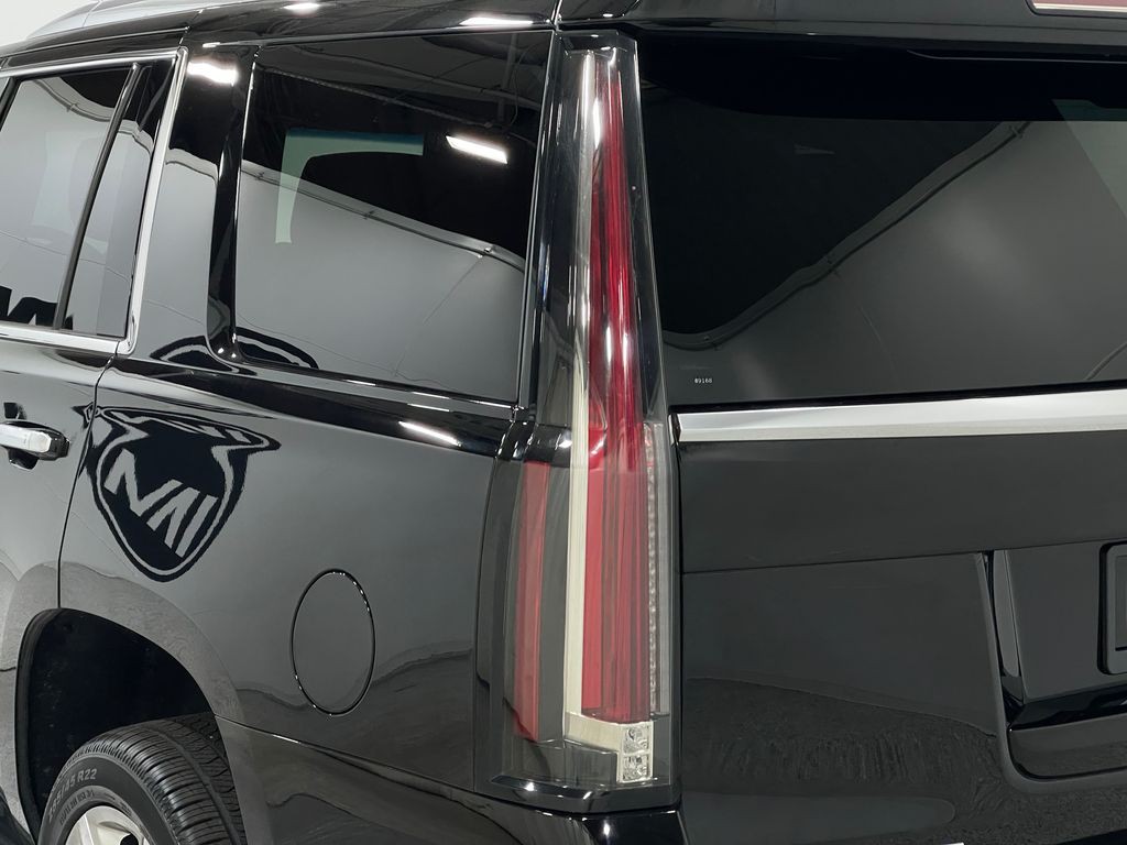 2018 Cadillac Escalade Image 37