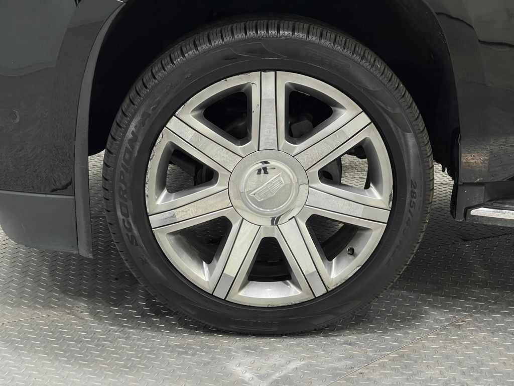 2018 Cadillac Escalade Image 38