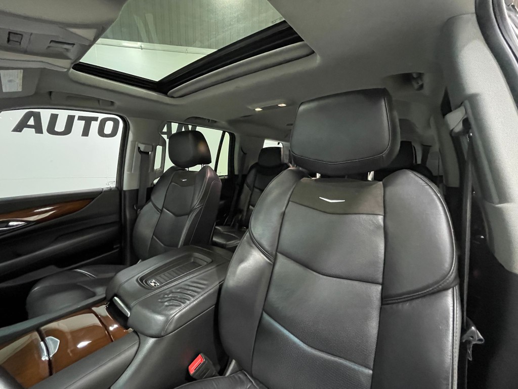2018 Cadillac Escalade Image 14