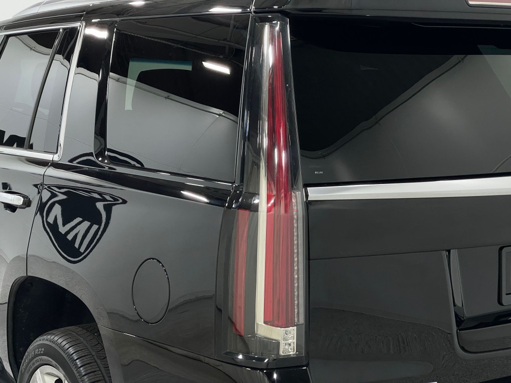 2018 Cadillac Escalade Image 37