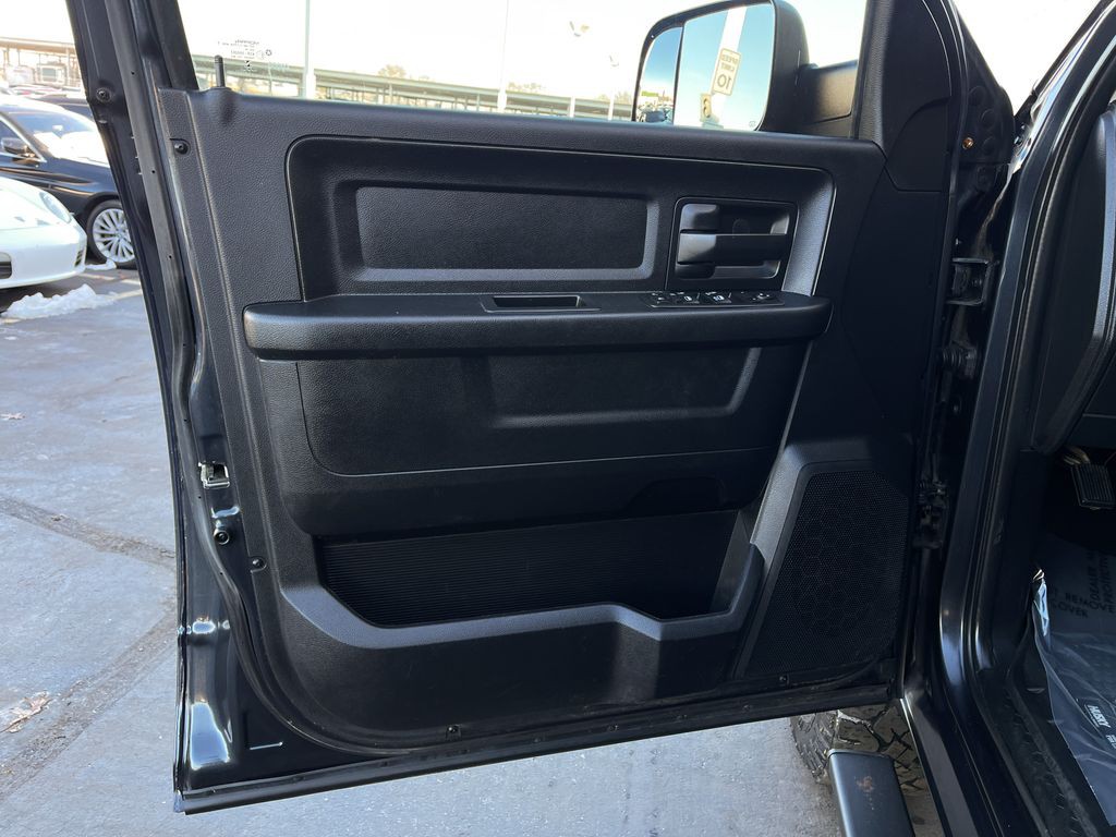 2015 RAM 2500 Image 13