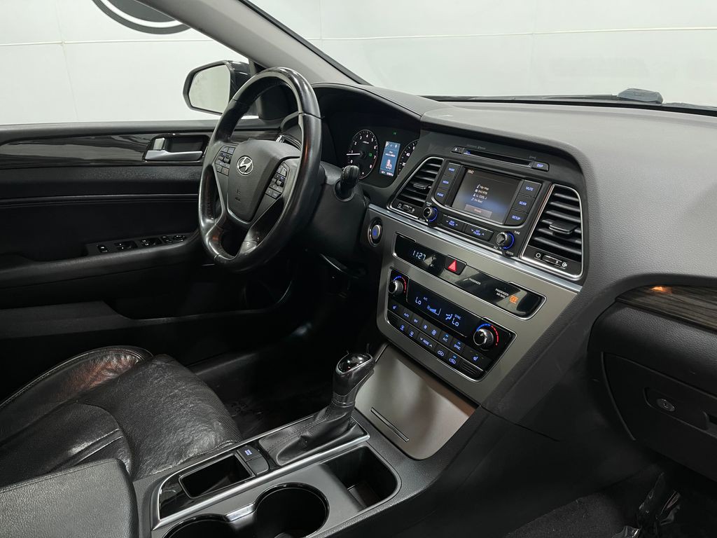2015 Hyundai Sonata Image 17