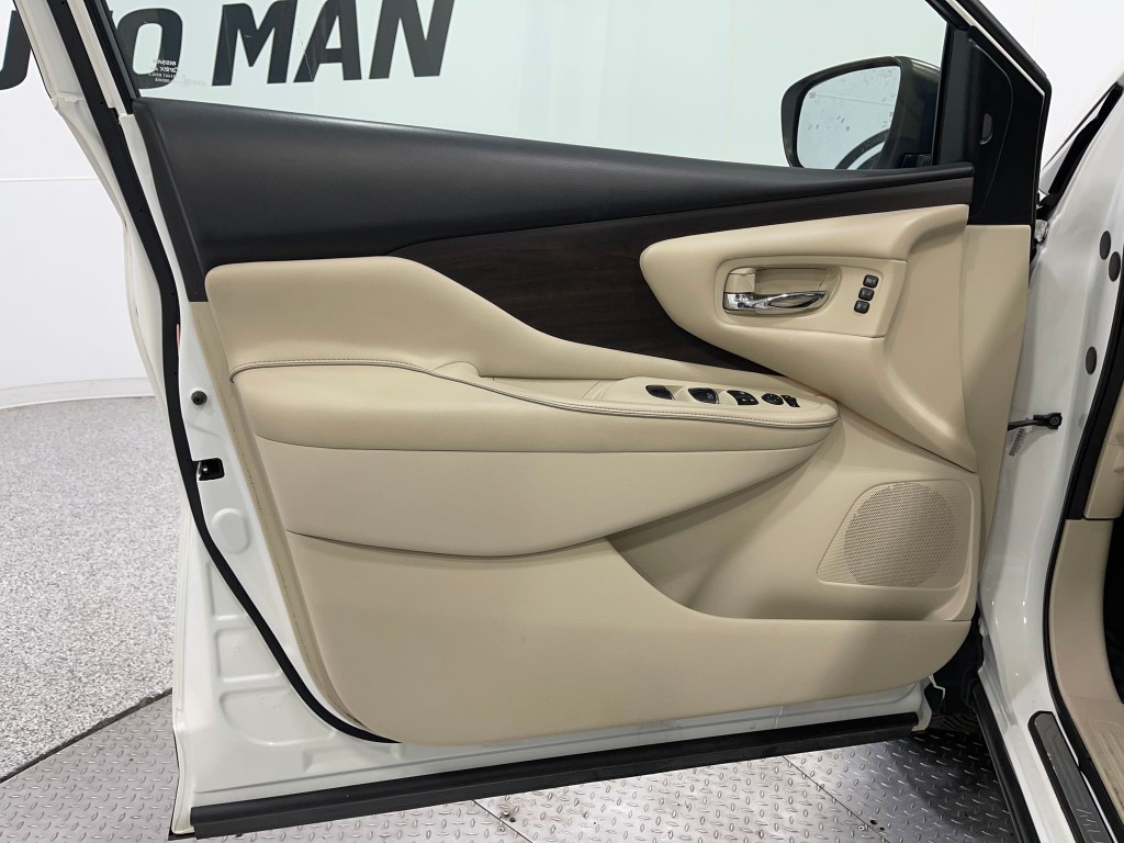 2019 Nissan Murano Image 16