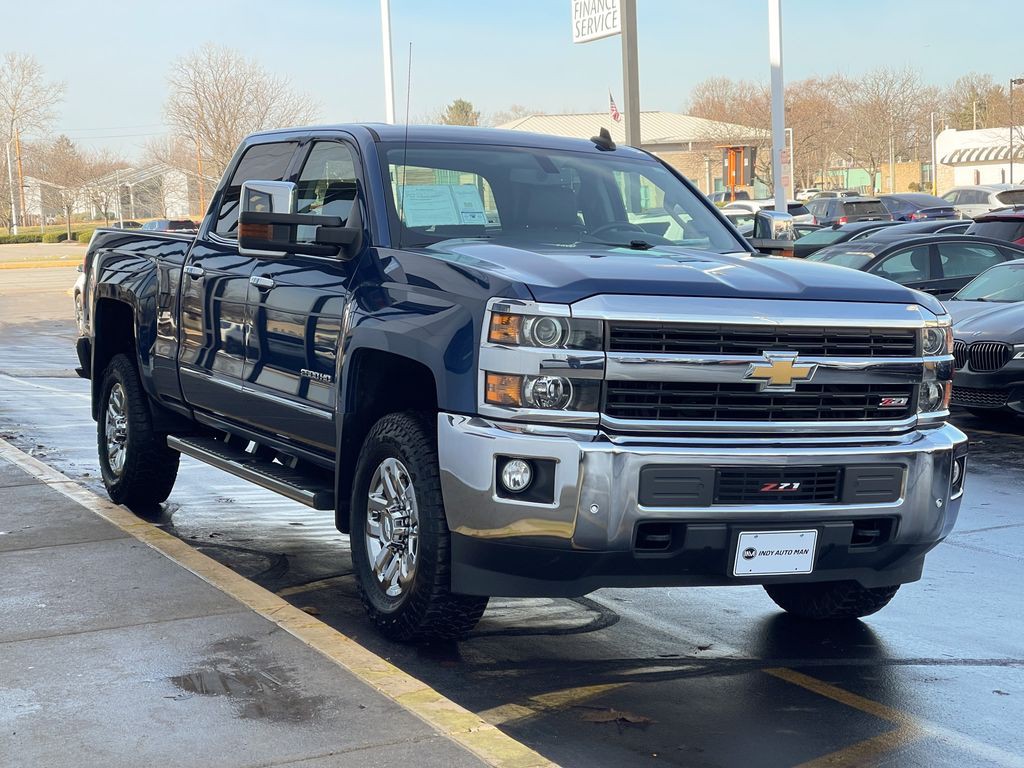 2017 Chevrolet Silverado 1500 Image 2