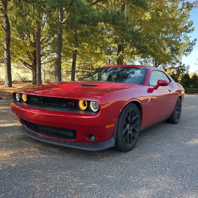 2016 Dodge Challenger Image 2