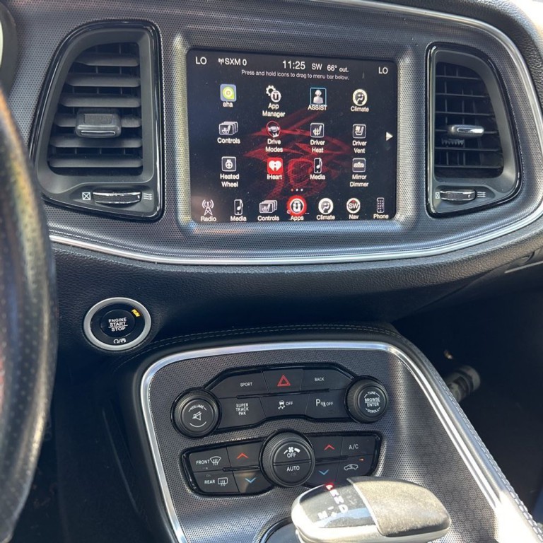 2016 Dodge Challenger Image 10