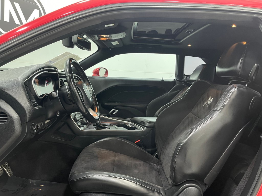 2016 Dodge Challenger Image 13