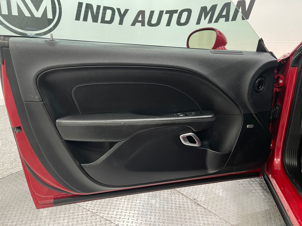 2016 Dodge Challenger Image 17