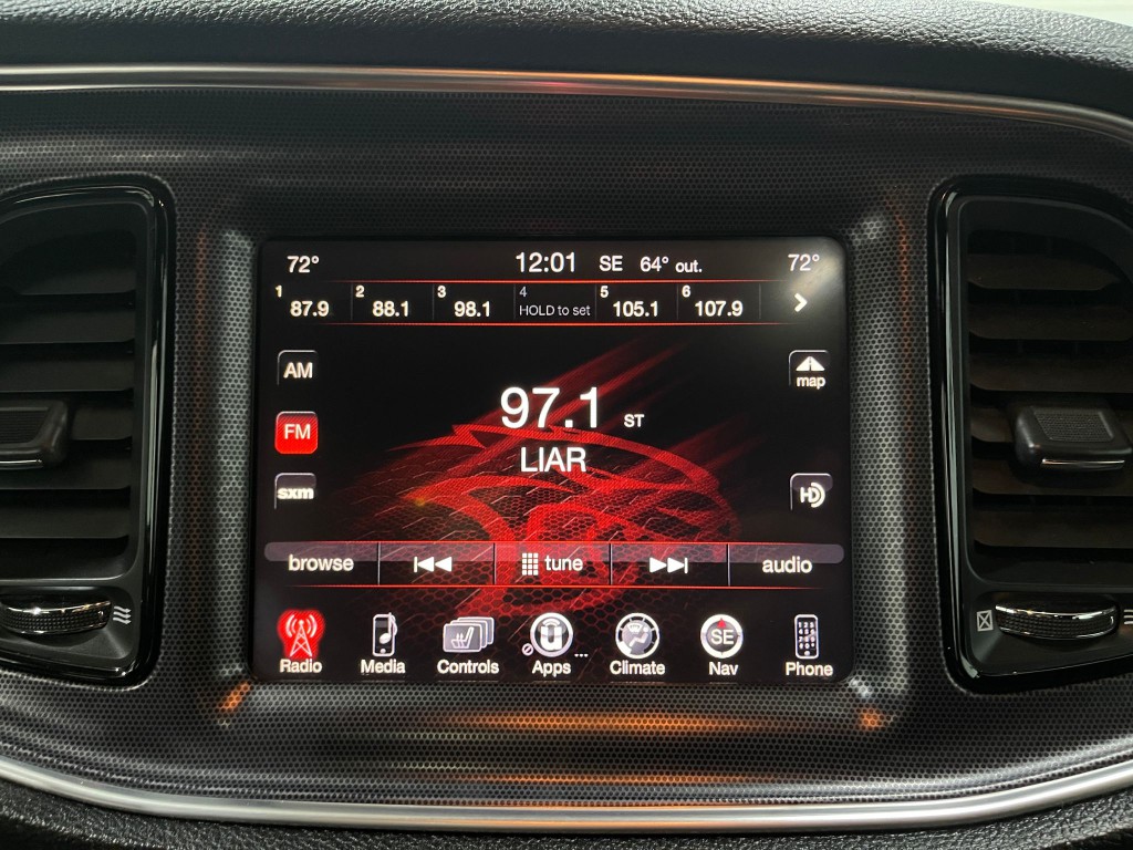 2016 Dodge Challenger Image 22