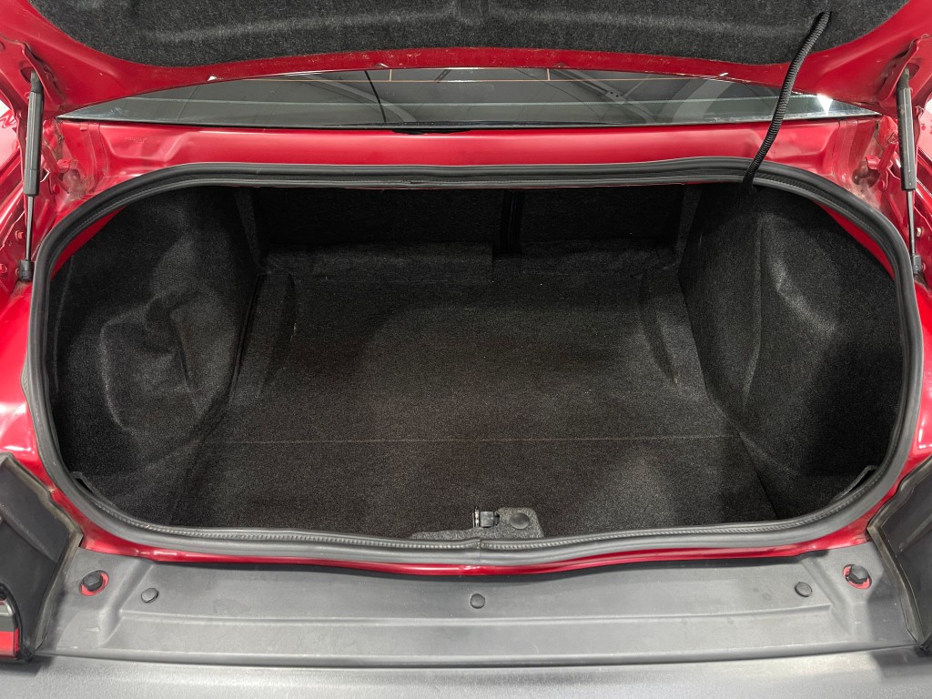 2016 Dodge Challenger Image 27