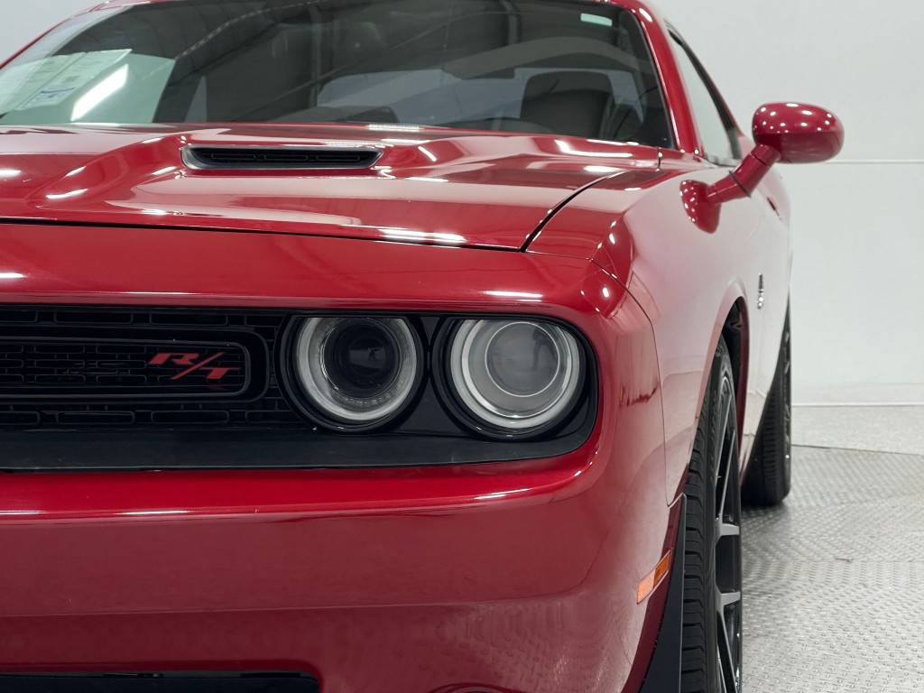 2016 Dodge Challenger Image 31