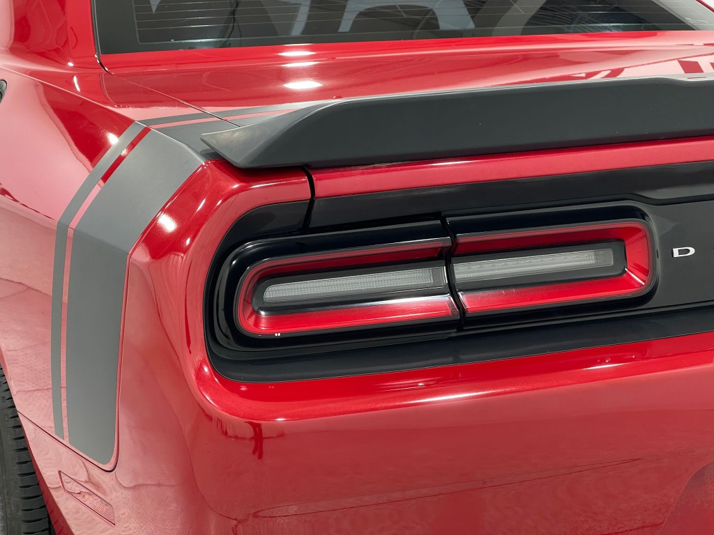 2016 Dodge Challenger Image 32