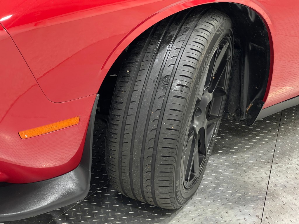 2016 Dodge Challenger Image 34