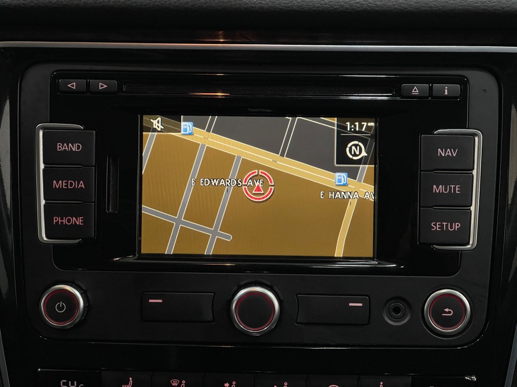 2015 Volkswagen Passat Image 10