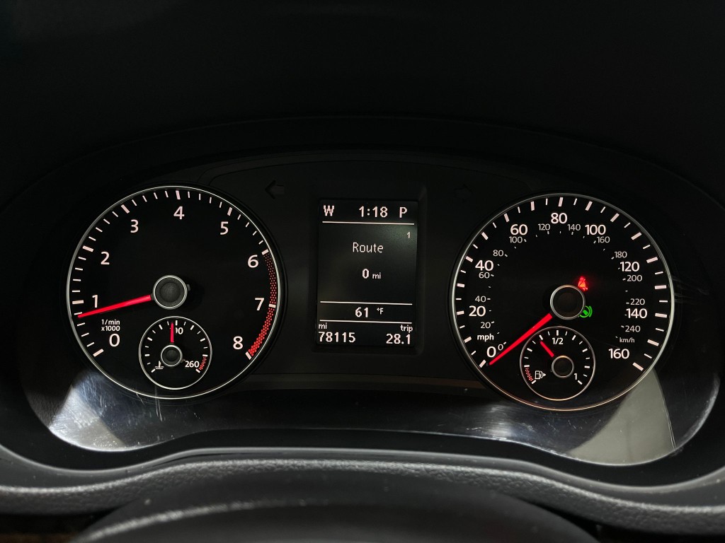 2015 Volkswagen Passat Image 22