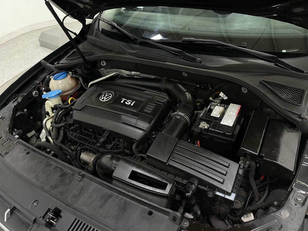 2015 Volkswagen Passat Image 26