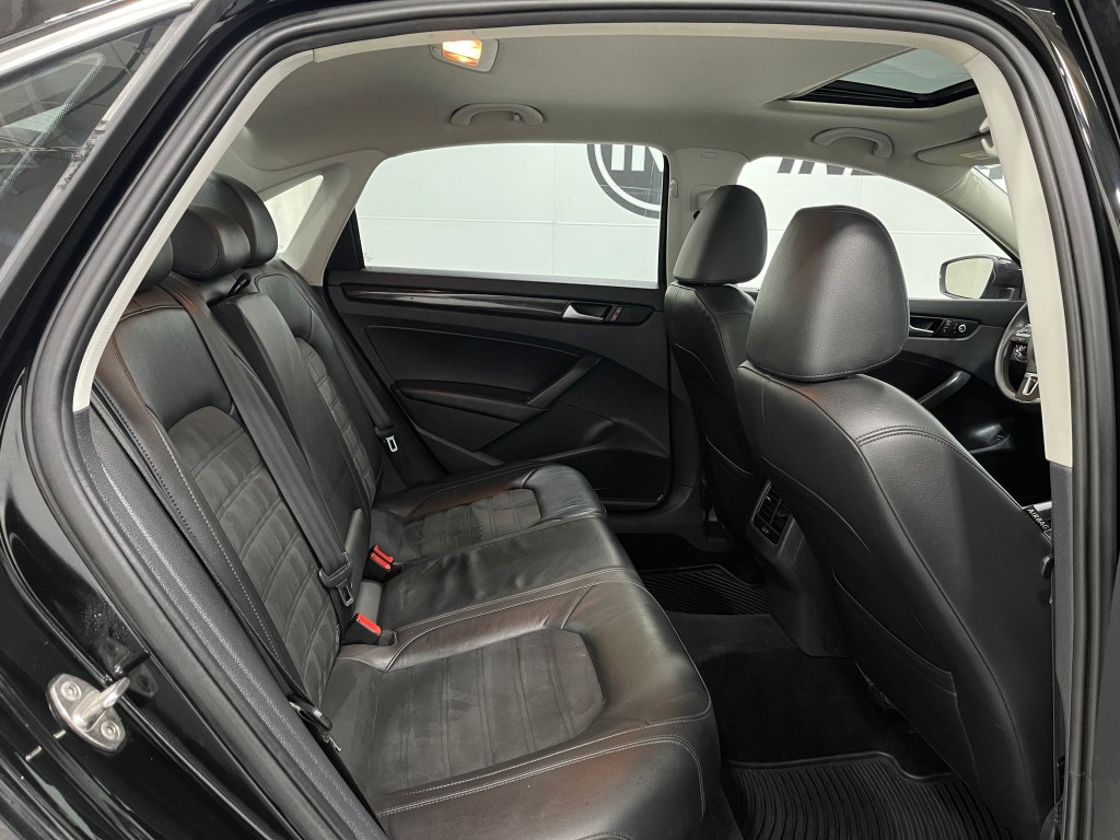 2015 Volkswagen Passat Image 29