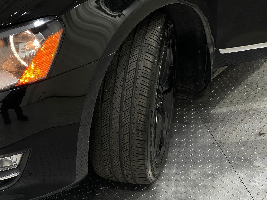 2015 Volkswagen Passat Image 34