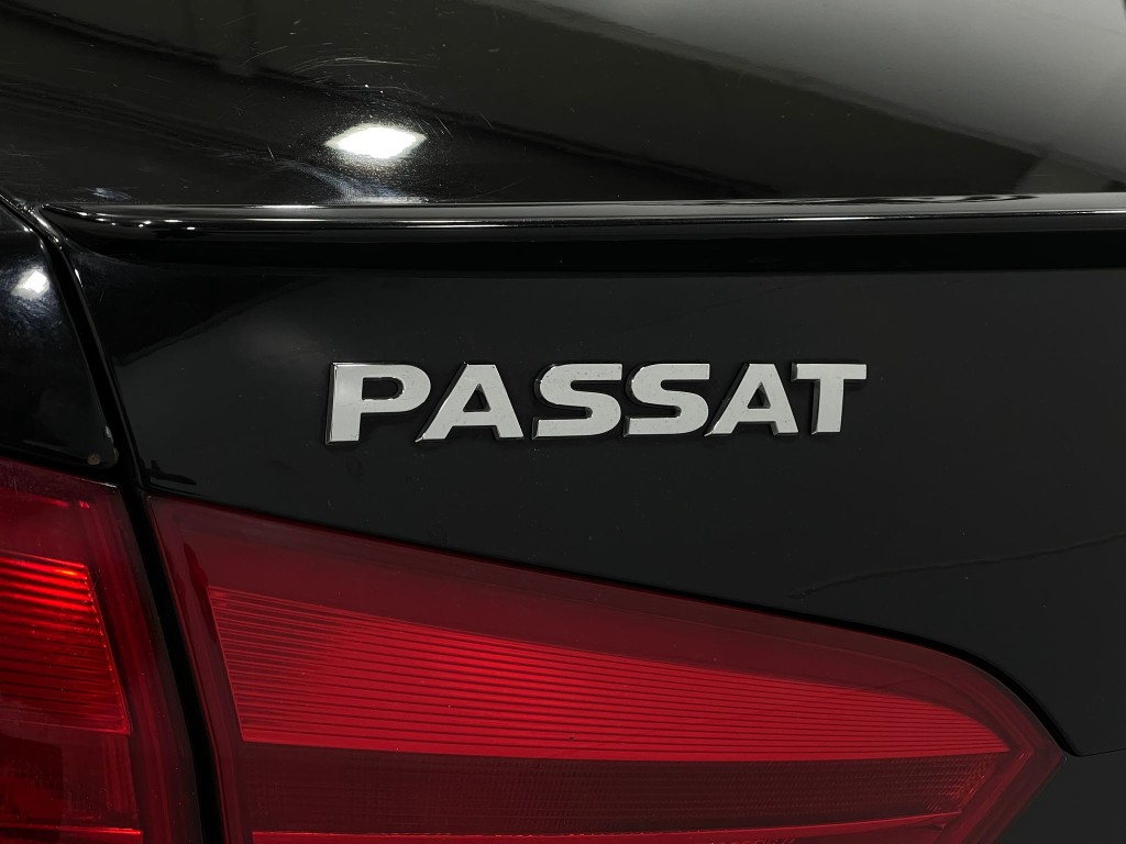 2015 Volkswagen Passat Image 37