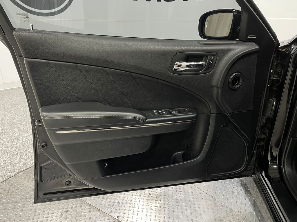 2015 Dodge Charger Image 15