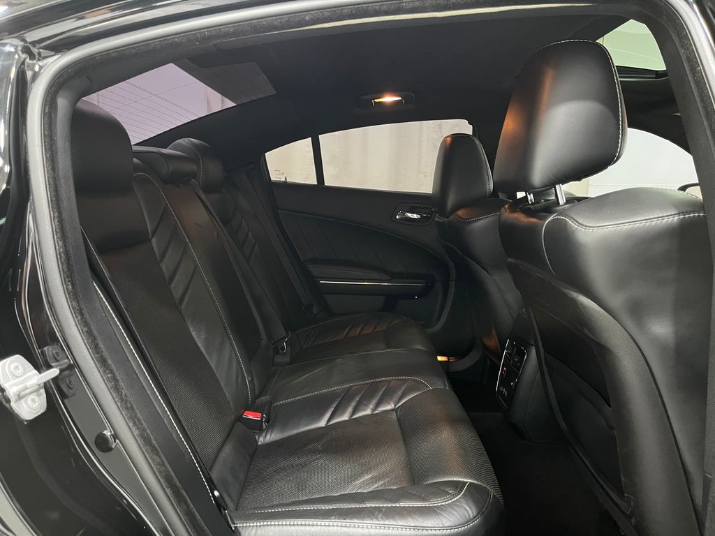 2015 Dodge Charger Image 32