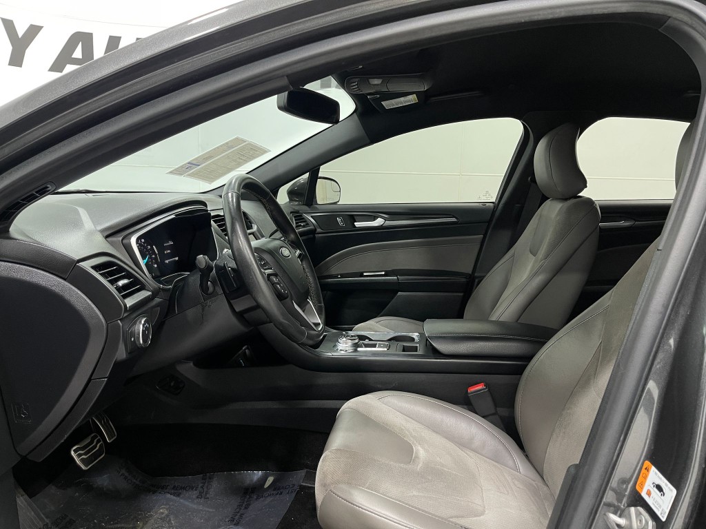 2017 Ford Fusion Image 12