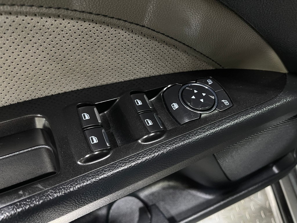 2017 Ford Fusion Image 15