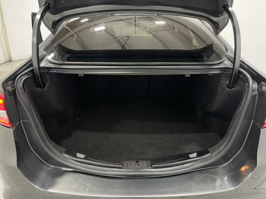 2017 Ford Fusion Image 24